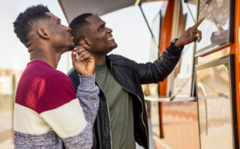 Bien choisir son food truck en location à Toulouse : critères et conseils pratiques